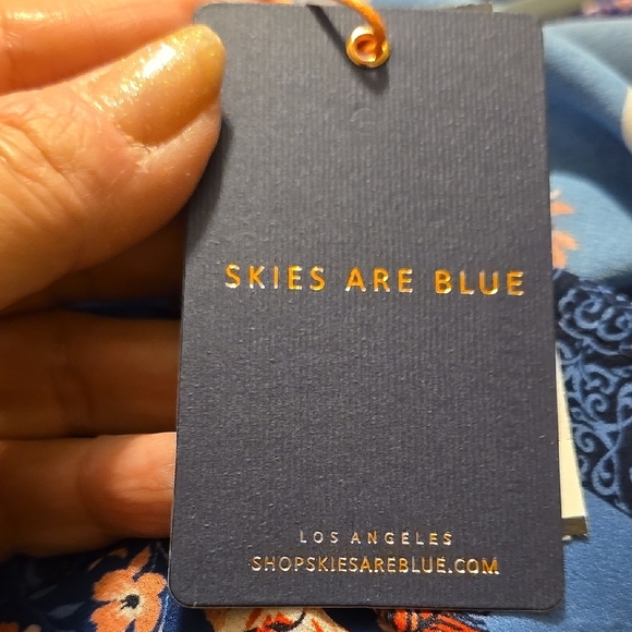 Skies Are Blue Floral Women's Handkerchief Top SIZE S/M - Picture 2 of 6